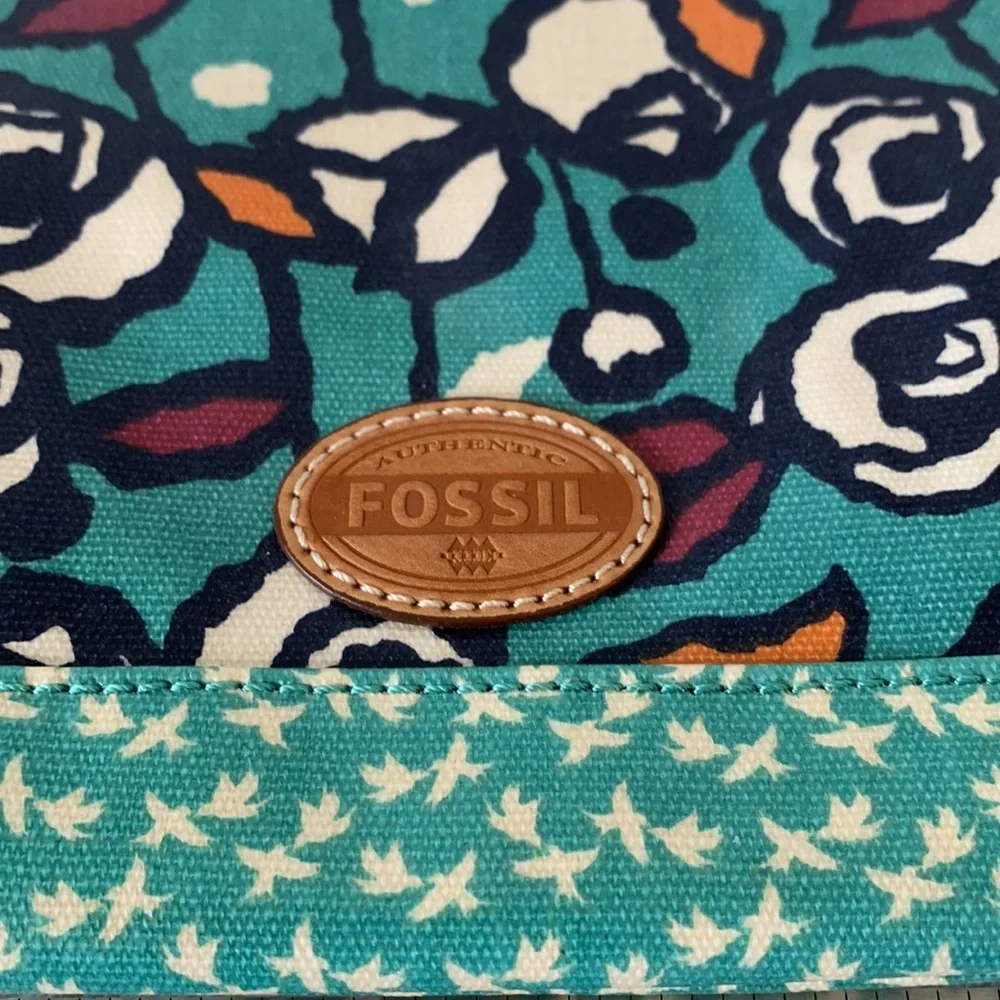 Fossil iPad cover.